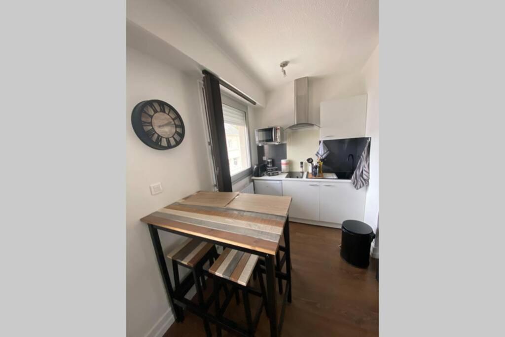 Le 13 Du Temple - Plein Coeur Centre Ville, Residence Privee, 5Mn Gare Sncf, Wifi Et Netflix 니오르 외부 사진