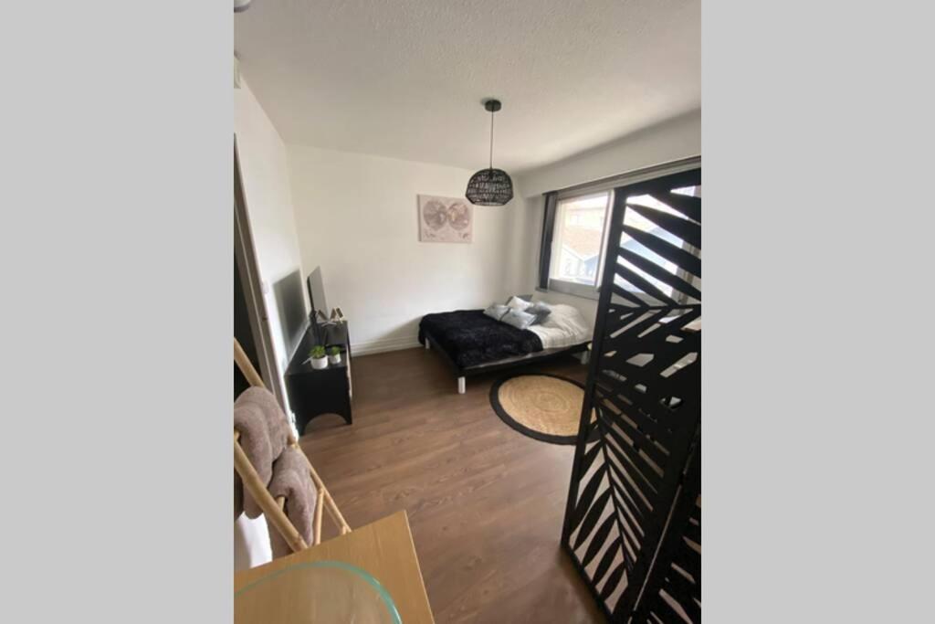 Le 13 Du Temple - Plein Coeur Centre Ville, Residence Privee, 5Mn Gare Sncf, Wifi Et Netflix 니오르 외부 사진